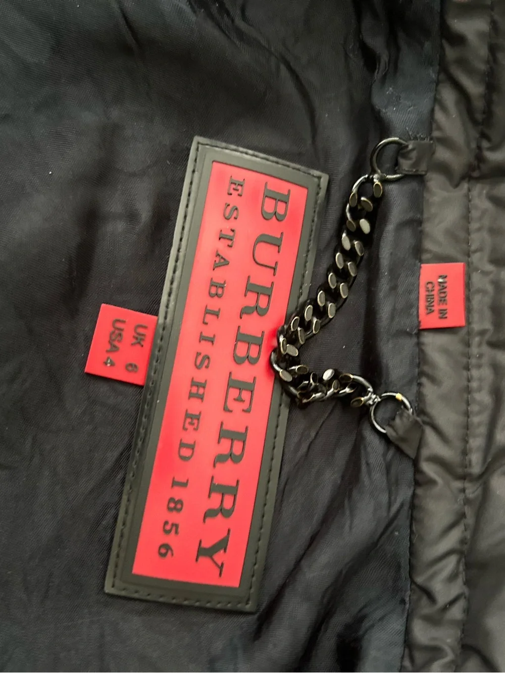 Burberry Quilted Black Trench Coat with Zip Details - Picture 3 of 4